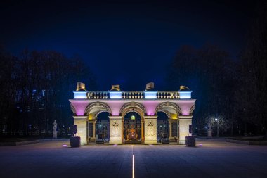 Varşova, Polonya 'daki bilinmeyen askerin mezarı.