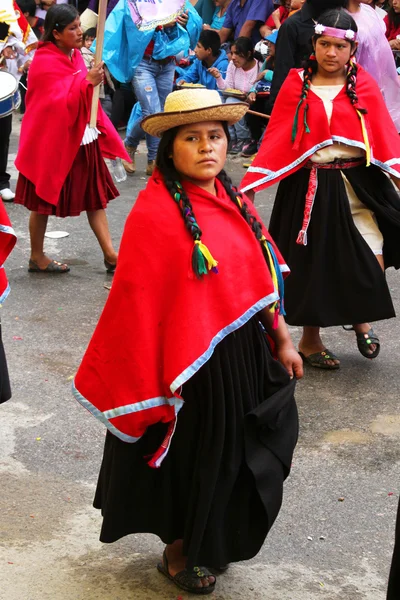 Mujer Peruana en Traje Tradicional en Desfile — Foto de Stock