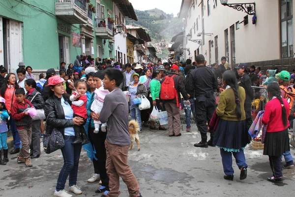 Spectators Wait for Carnival Parade in Peru — Stock Photo, Image
