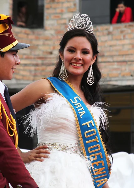 Beauty Queen with Tiara in Carnival Parade — Stock Photo, Image