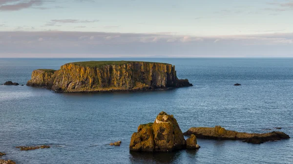 Får Island, norra kustvägen Antrim Coast, County Antrim, Nordirland — Stockfoto