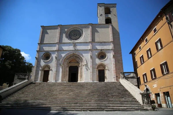 De kathedraal van Todi, in Italië — Stockfoto