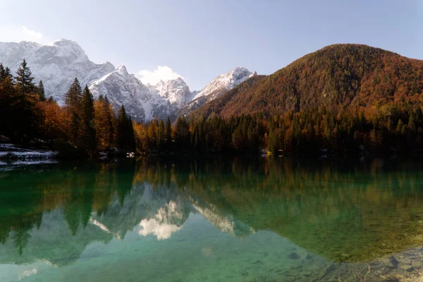 Autumn in the Fusine Lakes Natural Park, Italy — Stock Photo, Image