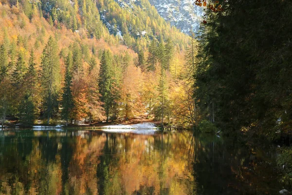 Autumn in the Fusine lakes Natural Park, Italy — Stock Photo, Image