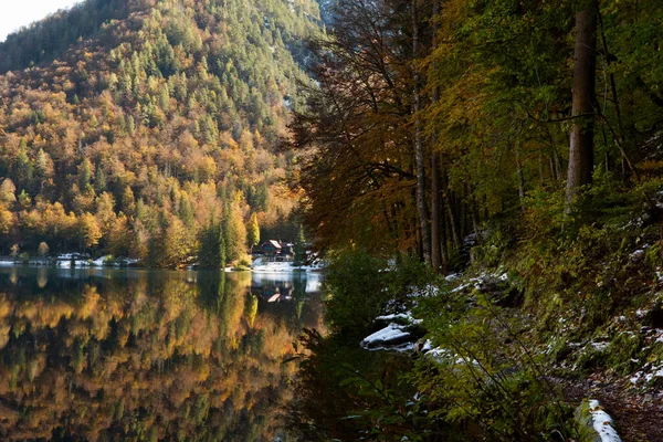 Autumn in the Fusine Lakes Natural Park, Italy — Stock Photo, Image