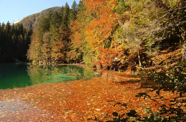 Autumn in the Fusine Lakes Natural Park, Italy — Stock Photo, Image