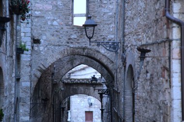 Umbria 'daki Narni şehrinde bir sokak.