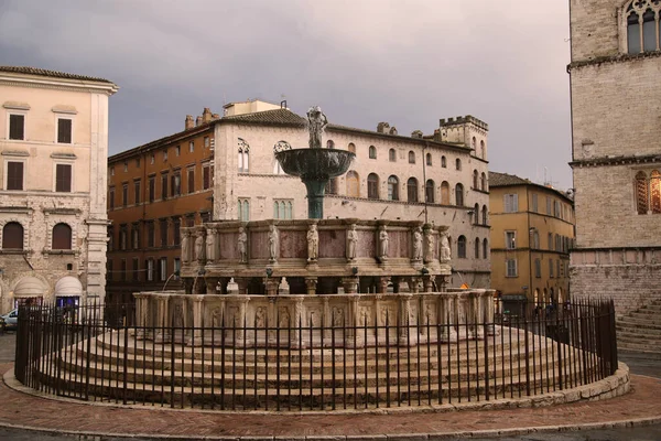 Fontana Maggiore in November 4th square, Perugia, Italy — Foto de Stock