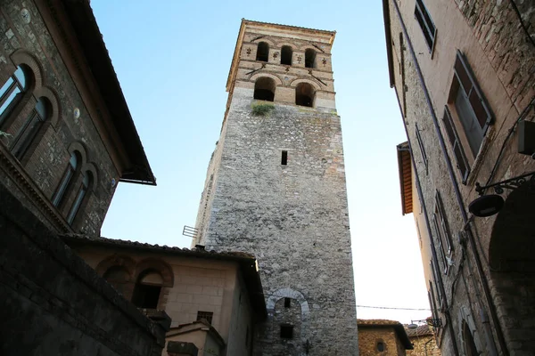 The bell tower of the city of Narni, Italy — Foto de Stock