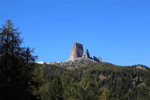 Utsikt över de 5 tornen på Dolomiterna nära Cortina, Italien — Stockfoto
