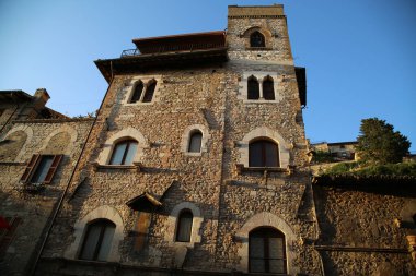 Assisi şehrinde antik ortaçağ sarayları