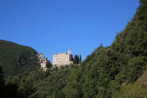 Zamek na wzgórzach Umbrii, Włochy — Zdjęcie stockowe