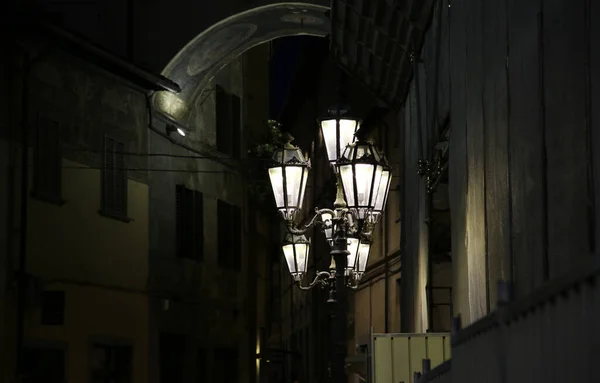 Detalle nocturno de la ciudad de Citta di Castello, Italia — Foto de Stock