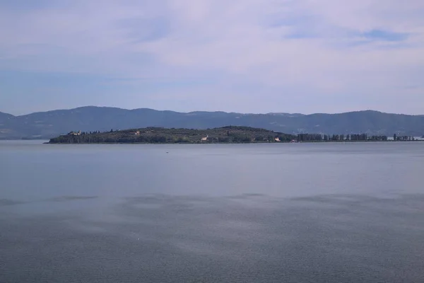 Uitzicht op het meer van Trasimeno, Italië — Stockfoto