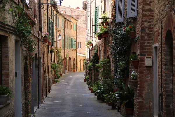 Alley στο χωριό Citta della Pieve, Ιταλία — Φωτογραφία Αρχείου