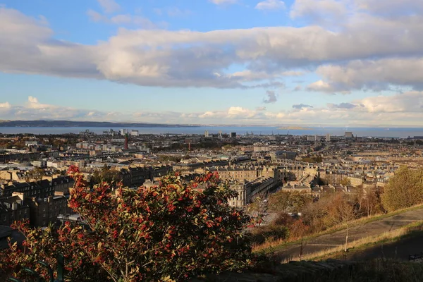 Vue sur la ville d'Édimbourg, Écosse — Photo