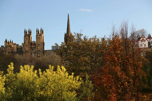 Edinburgh város ősszel, Skócia — Stock Fotó