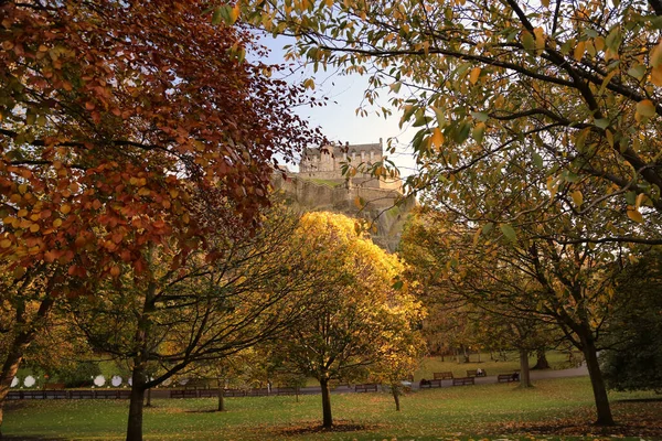 Edinburgh Şatosu Sonbaharda, İskoçya