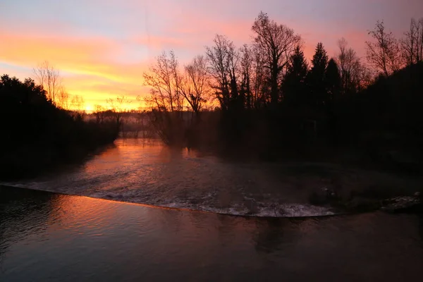 Die Quellen des Flusses Livenza bei Sonnenaufgang — Stockfoto
