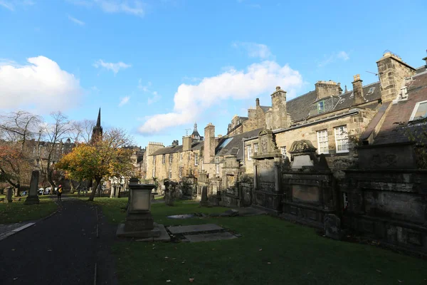 Cmentarz Greyfriars Kirkyard w Edynburgu, Szkocja — Zdjęcie stockowe