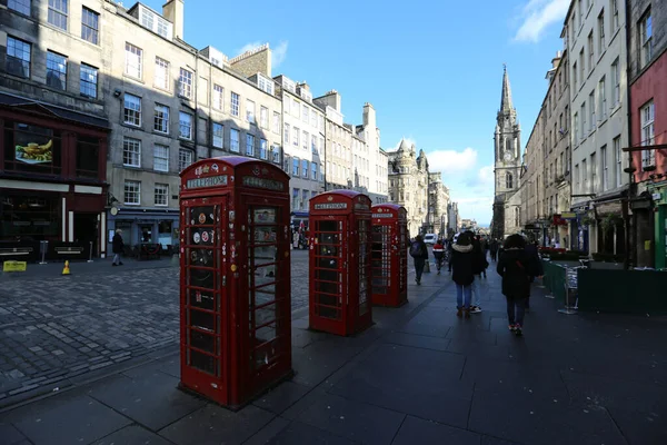 Kilátás városi épületek Edinburgh, Skócia — Stock Fotó