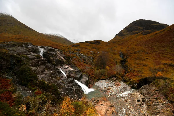El paisaje otoñal de las Highlands escocesas —  Fotos de Stock