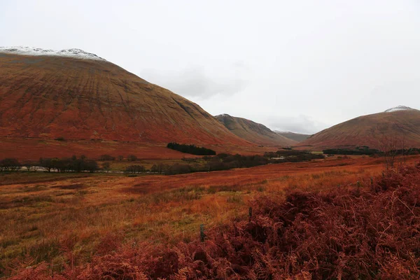 Die herbstliche Landschaft der schottischen Highlands — Stockfoto