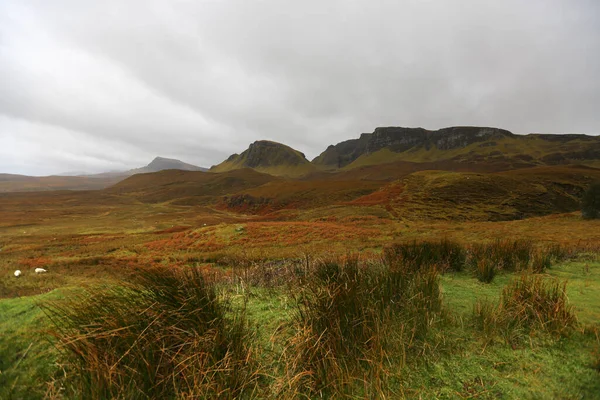 Tipico paesaggio autunnale delle desolate Skype Highlands in Scozia — Foto Stock