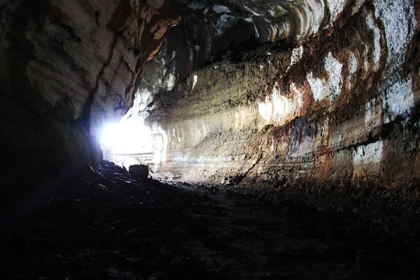 Tunel lawy na Wyspach Galapagos — Zdjęcie stockowe