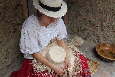 Elle Panama Şapka örme işlemi