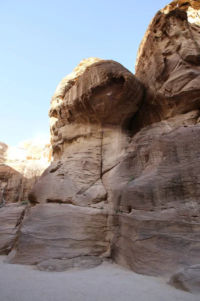 O Siq de Petra com suas belas rochas — Fotografia de Stock