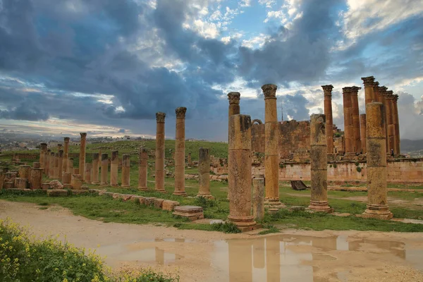 Τα ερείπια της αρχαίας ρωμαϊκής πόλης Jerash — Φωτογραφία Αρχείου