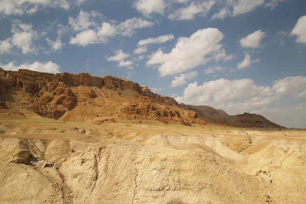 Bergen i Qumran där Döda Havet Rullarna hittades — Stockfoto