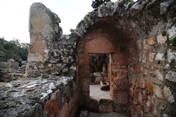 Ruinas del antiguo monasterio en la colina de la Transfiguración —  Fotos de Stock