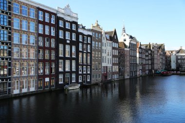 Amsterdam şehrinin tipik evleri
