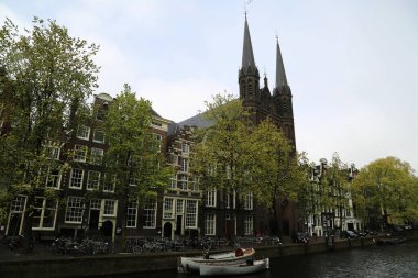 Amsterdam 'daki De Krijtberg Kilisesi