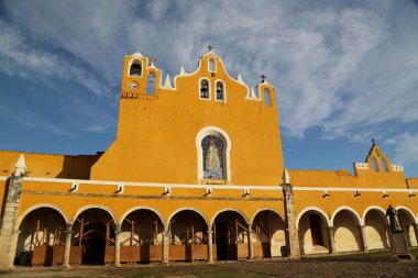 Izamal, Meksika 'daki San Antonio de Padua Manastırı.
