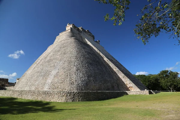 Pyramida věštců v mexickém Uxmal — Stock fotografie