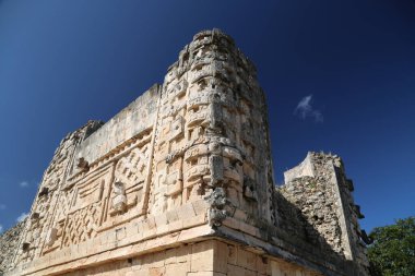 Uxmal, Meksika arkeoloji parkındaki mimari detaylar
