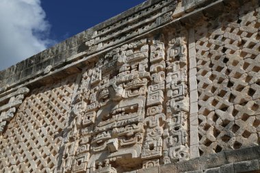 Uxmal, Meksika arkeoloji parkındaki mimari detaylar