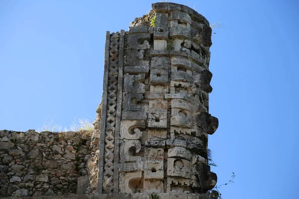 Architektonische Details im archäologischen Park von Uxmal, Mexiko — Stockfoto