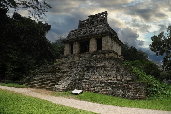 El Templo del Sol en Palenque, México — Foto de Stock