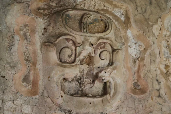 Kvarlevor av dekorationer i Palenque palats, Mexiko — Stockfoto