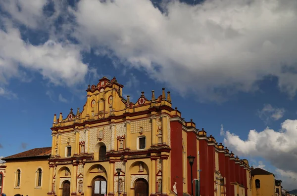 La catedral de San Cristóbal de Las Casas, México — Foto de Stock