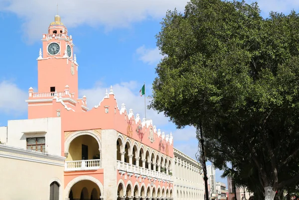 O Palácio Municipal na Plaza Grande em Merida, México — Fotografia de Stock