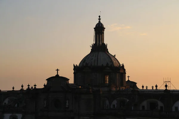 Nascer do sol na Cúpula da Catedral Metropolitana, Cidade do México — Fotografia de Stock