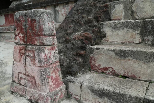 Detalj av Quetzalpapalotl i Teotihuacan, Mexiko — Stockfoto