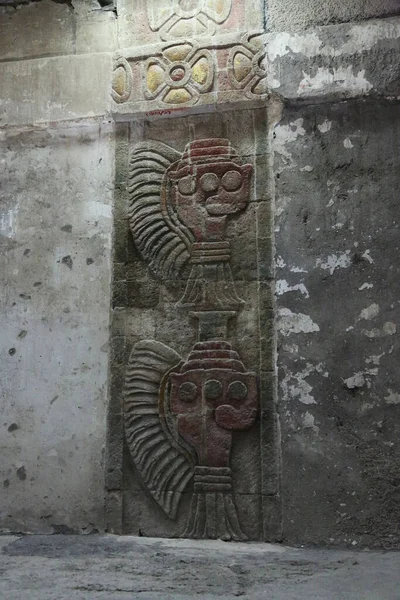 Detalj av Quetzalpapalotl i Teotihuacan, Mexiko — Stockfoto