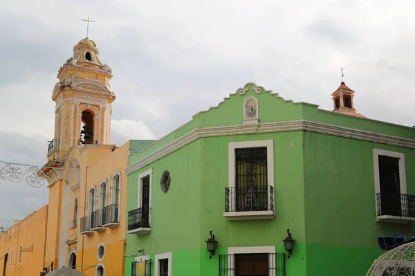 Glimpse of the colonial city of Puebla, Mexico — Fotografia de Stock