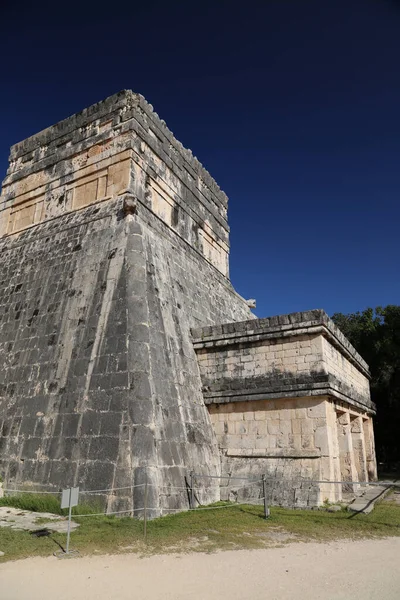 Detail of the Court of the Balloon in Chichen Itza, Mexico — Stock fotografie